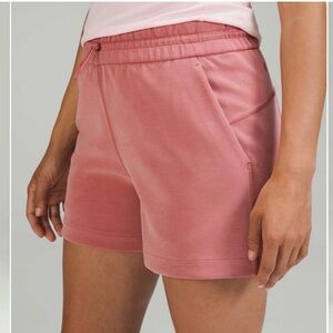 Lululemon Softstreme Shorts | size 6 | Pre-owned